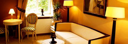 Dwór Carski Dwór Carski - noclegi pod łodzią